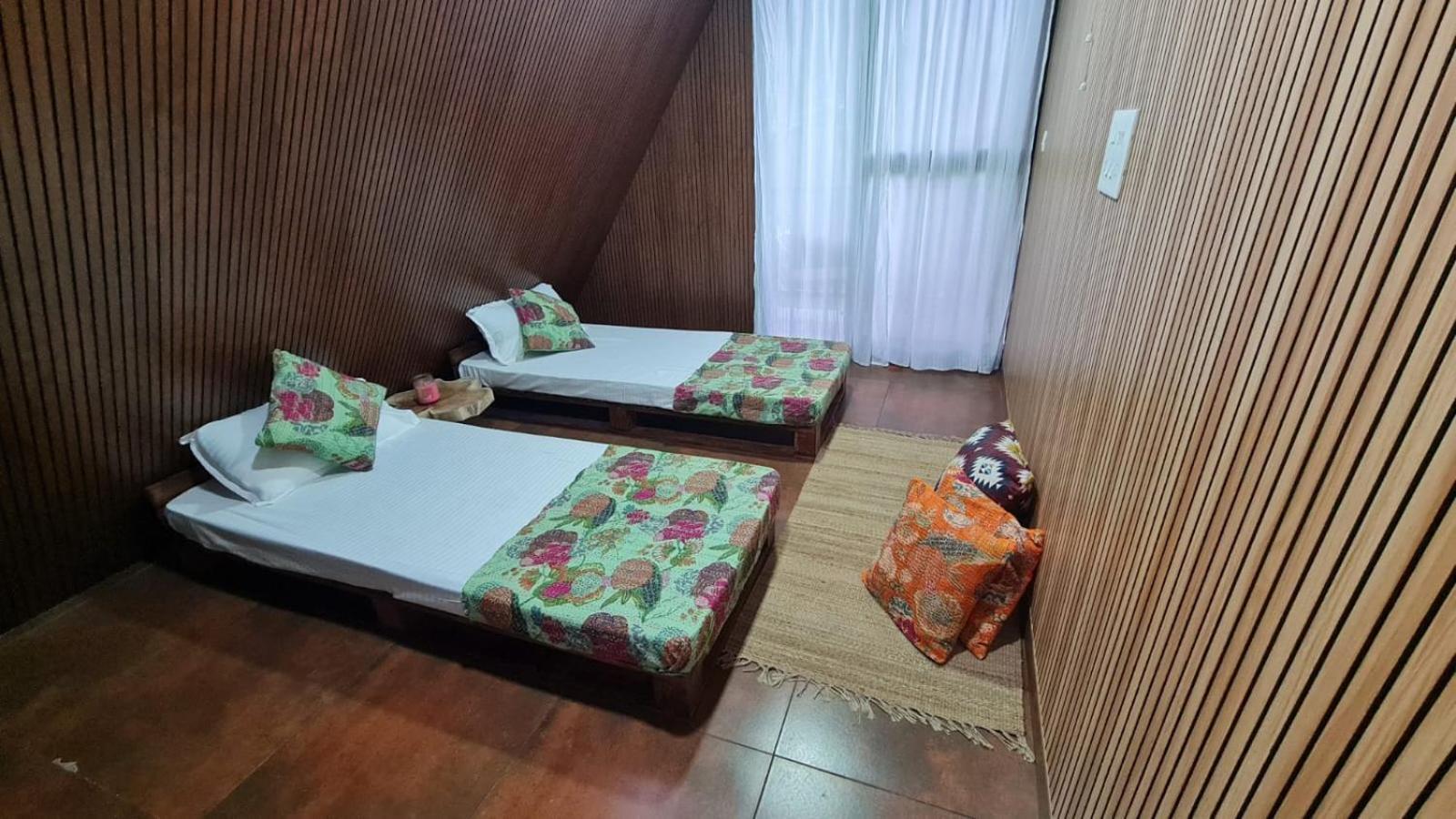 Aya Natural Udumbanshola Bagian luar foto