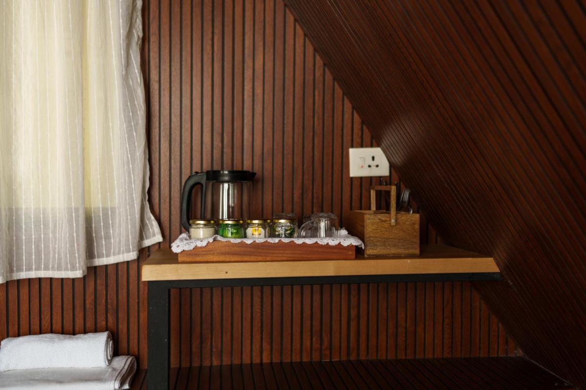 Aya Natural Udumbanshola Bagian luar foto